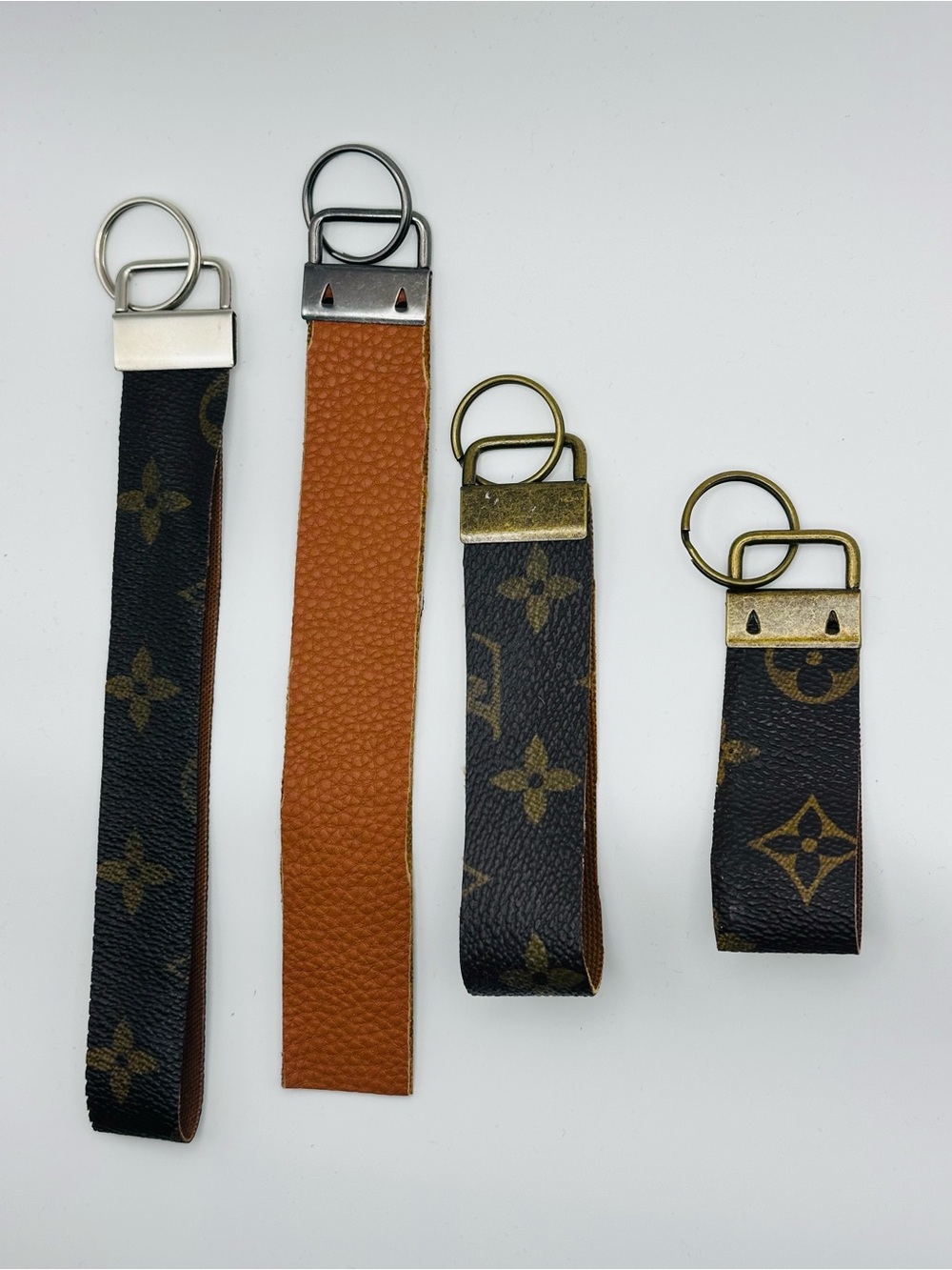 Designer-Pattern Brown Leather Key Fob - Picture 2 of 2